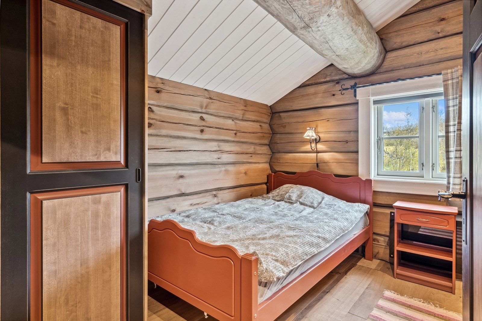 Soverom 2 i loftsetasje. Galleribilde