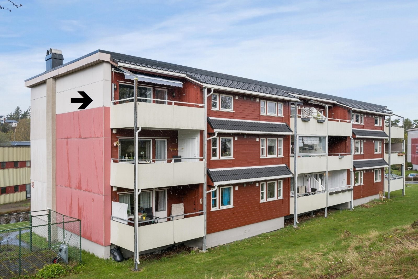 Leiligheten har en flott og sjønær beliggenhet nord for Horten sentrum i et barnevennlig og rolig boligområde. Galleribilde