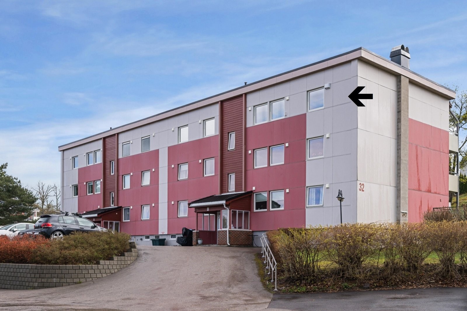 Leiligheten ligger i 3. etasje i populære Kjølhalskogens borettslag. Galleribilde