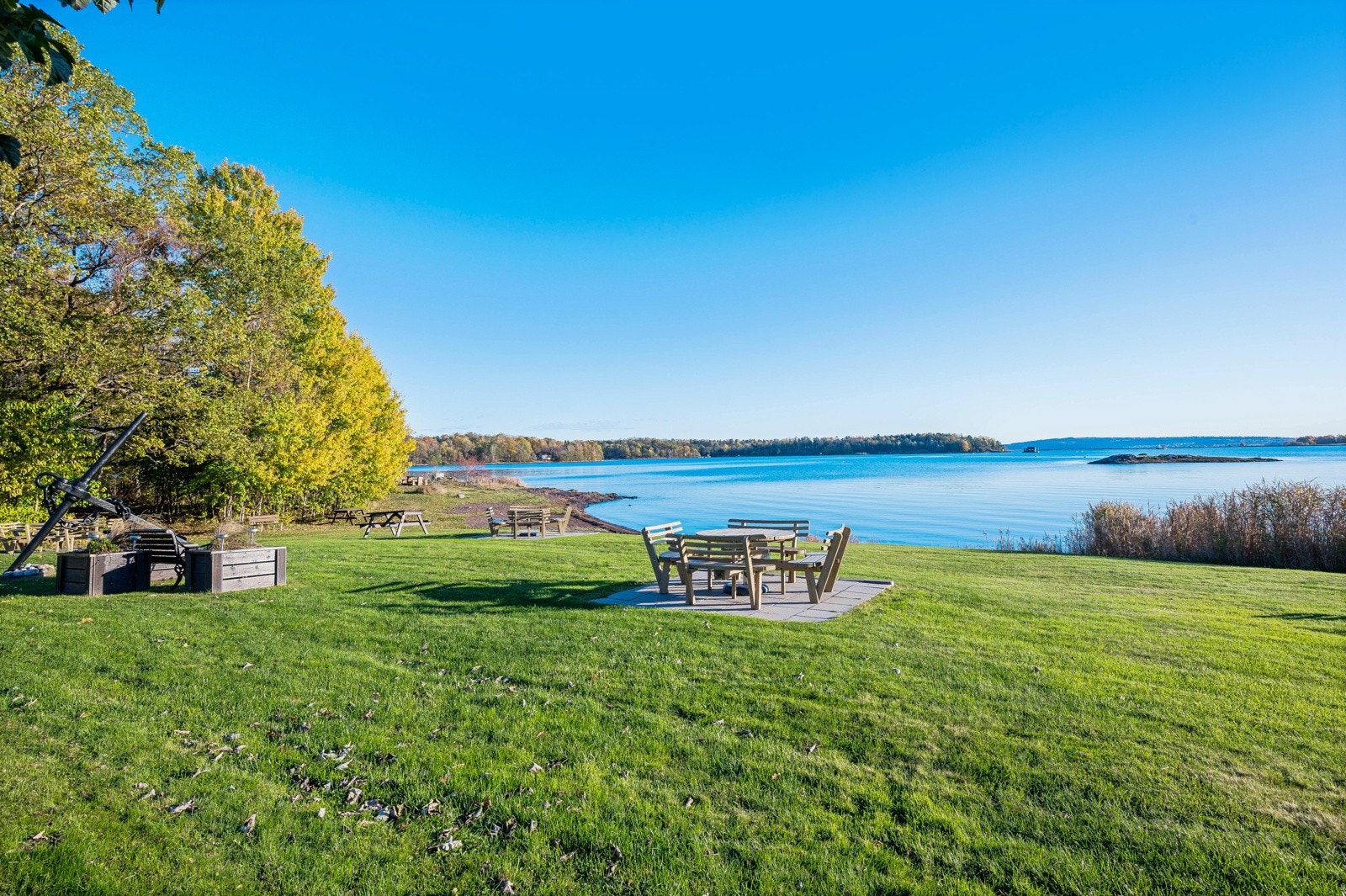 Her lever du tett på skjærgårdsidyllen med flotte badestrender og turstier i umiddelbar nærhet. Galleribilde