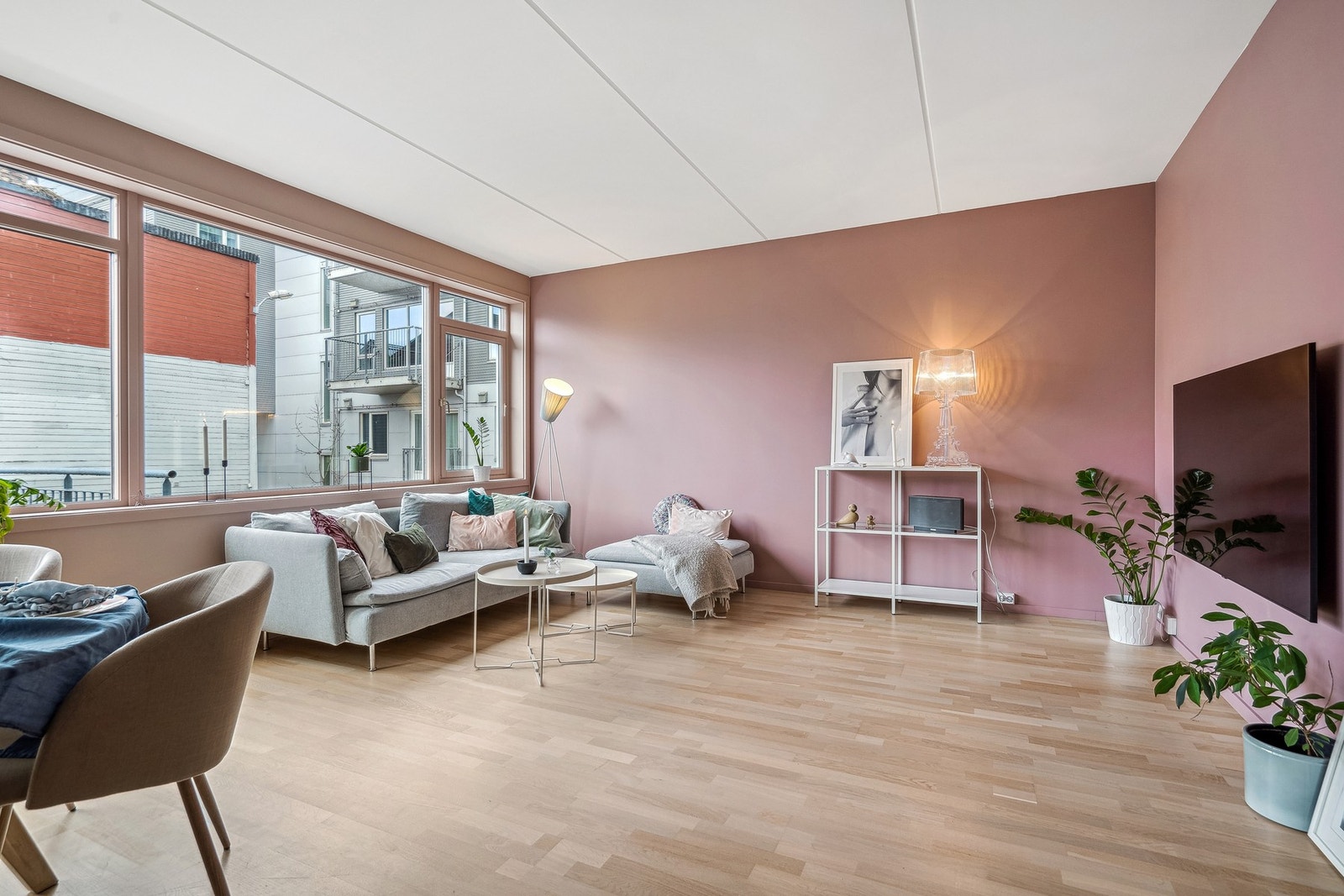 Form og farger skaper en god atmosfære. Galleribilde