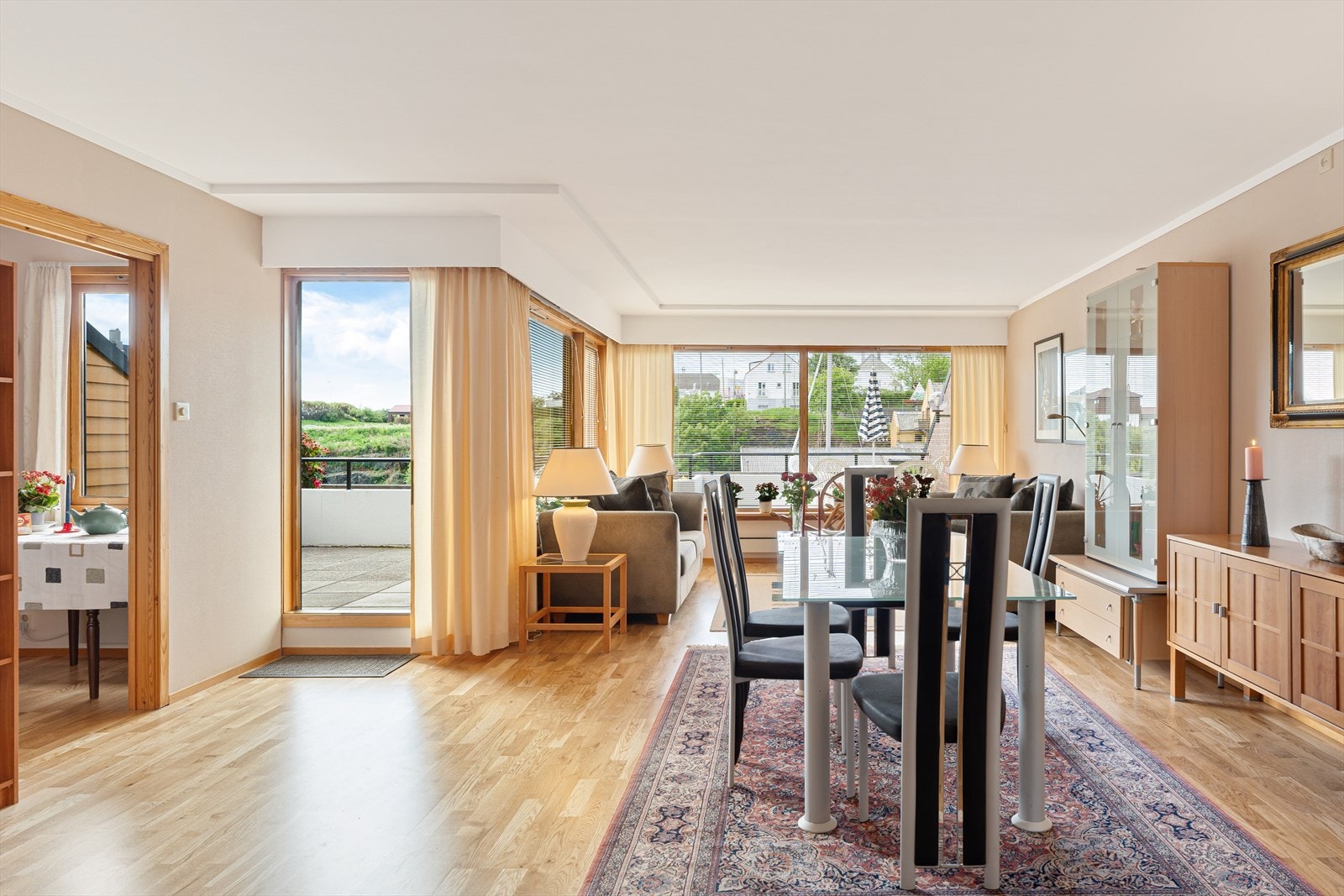 Leiligheten er syd/vest vendt. Galleribilde