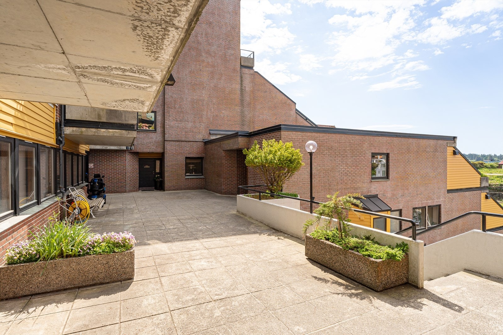 Fellesområde i byggets 5 etasje (inngangsetasjen) Galleribilde