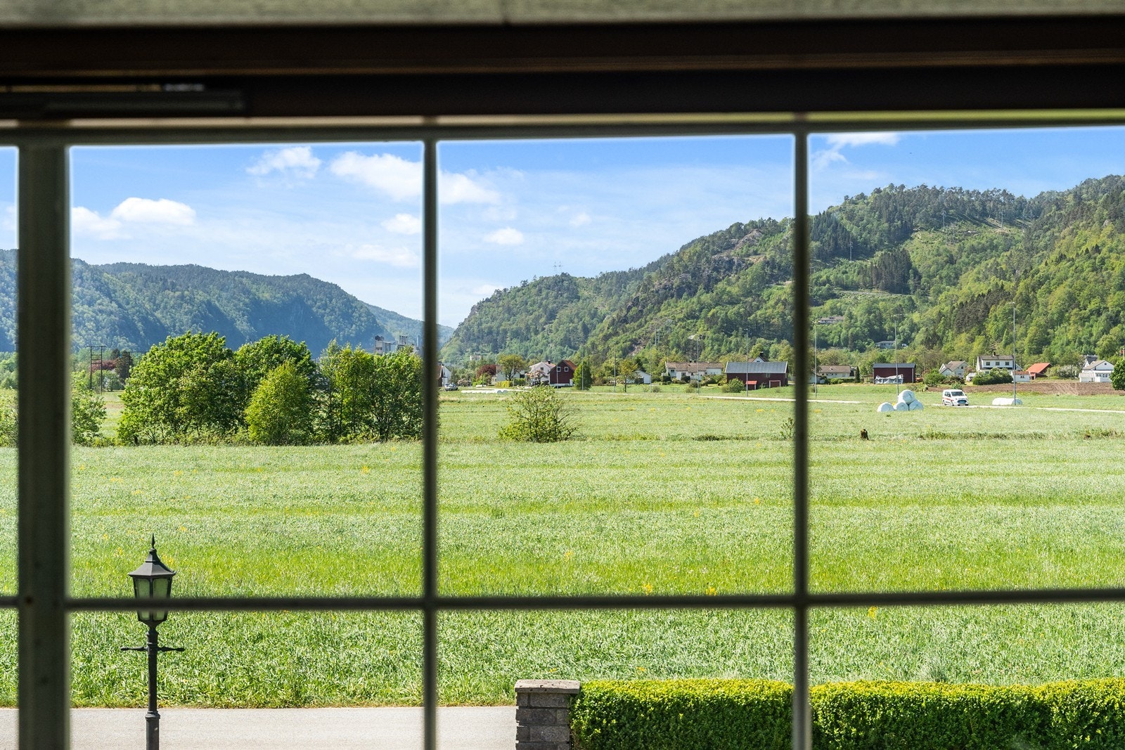 Utsikt fra stue. Galleribilde