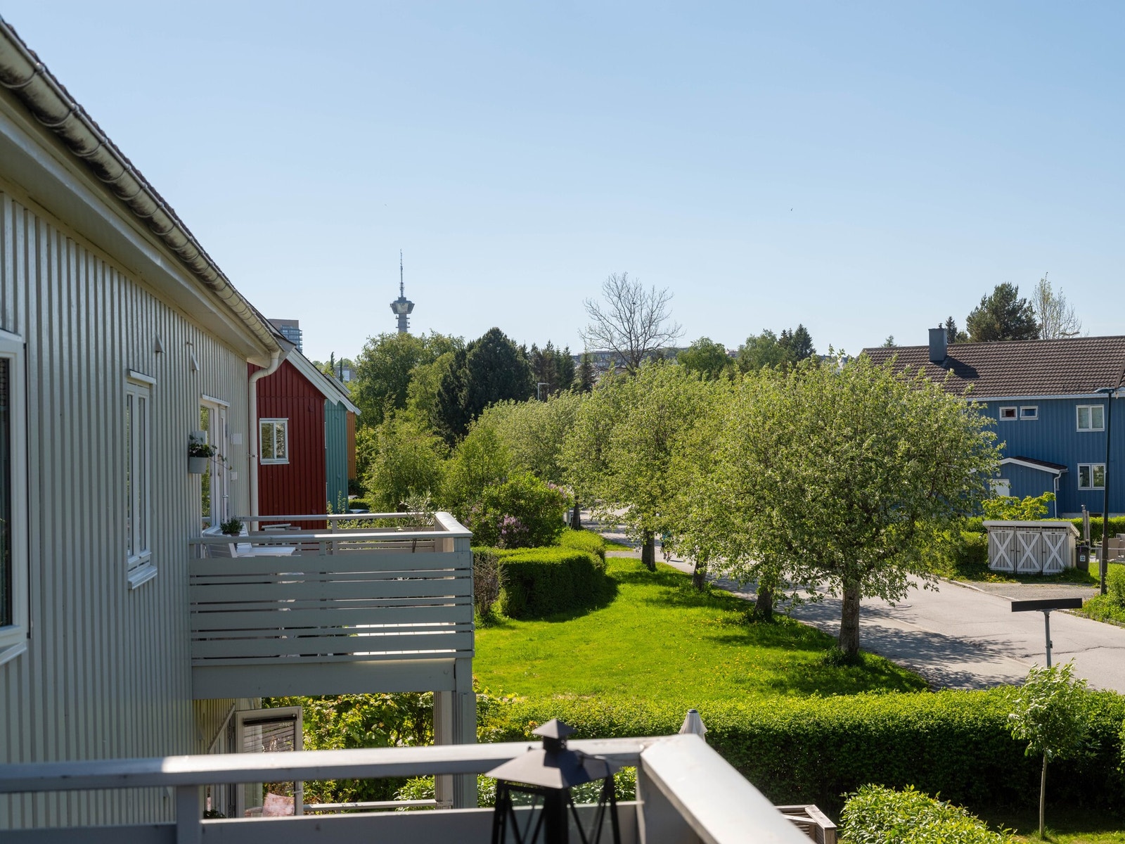 Fin beliggenhet i feltet med lite innsyn og bort fra hovedvei. Galleribilde