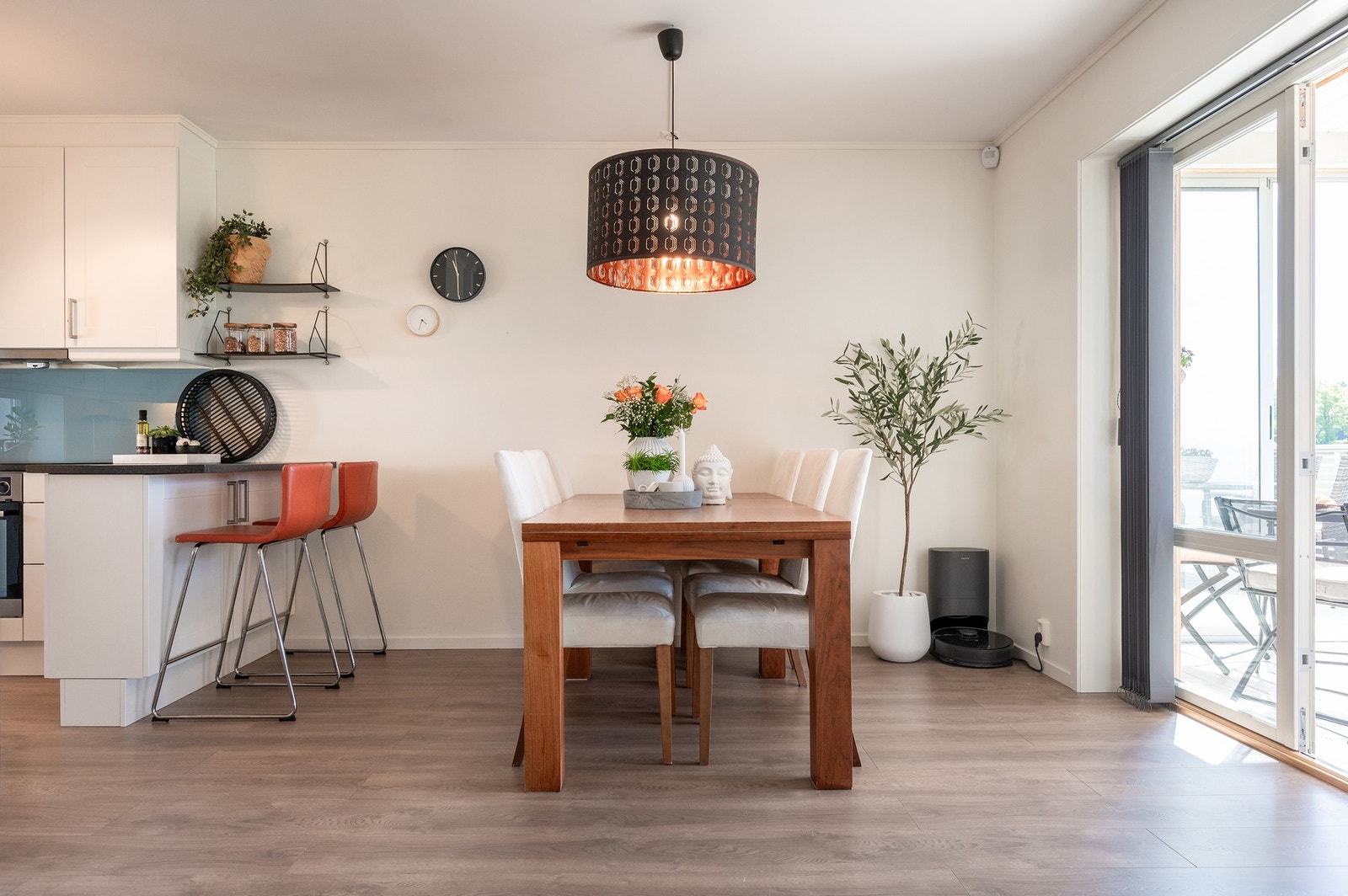 Spisestue med utgang til takterrassen Galleribilde