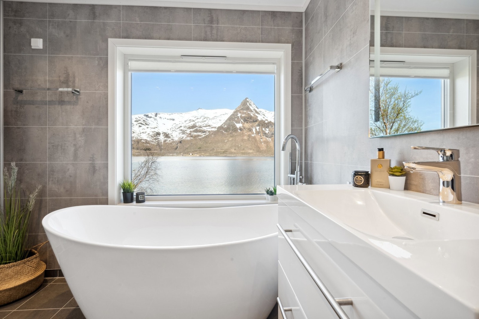 Her kan du nyte utsikten fra badekaret Galleribilde