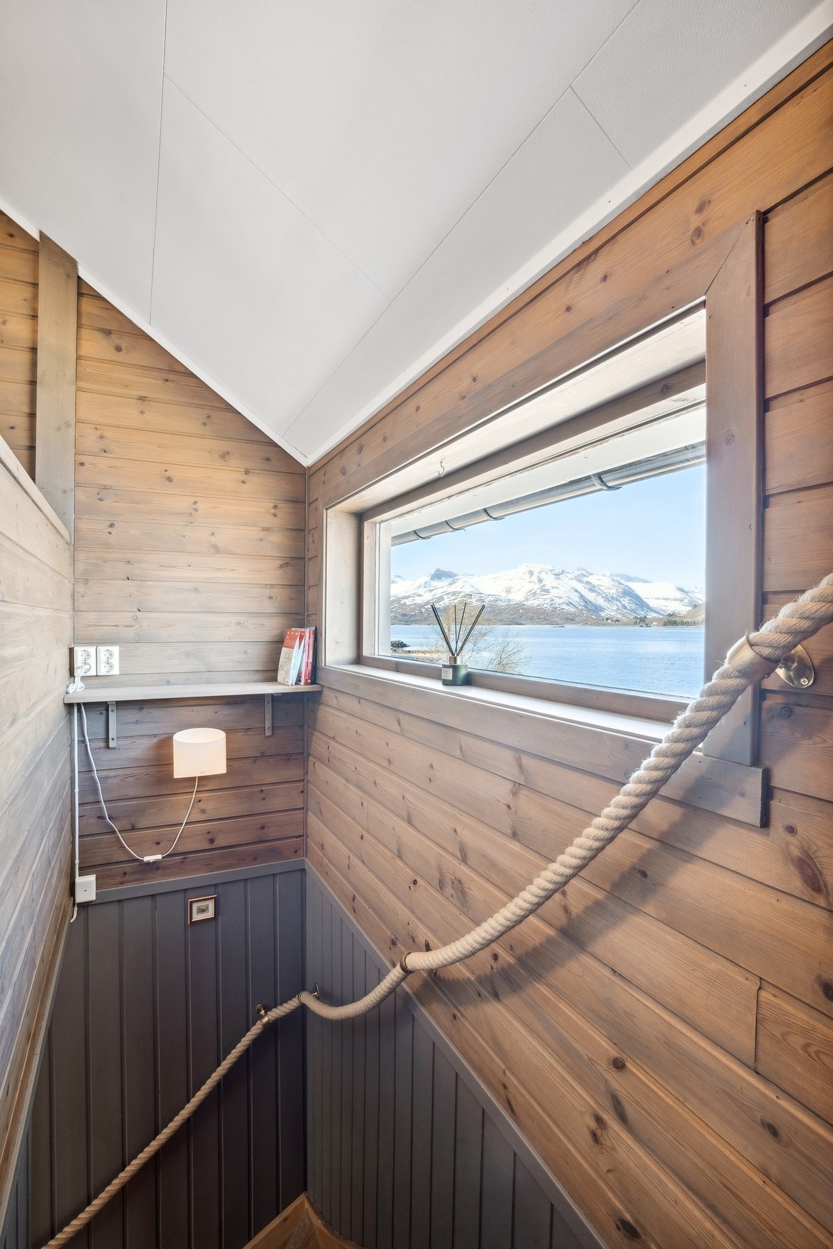 Trappen opp til loftet Galleribilde