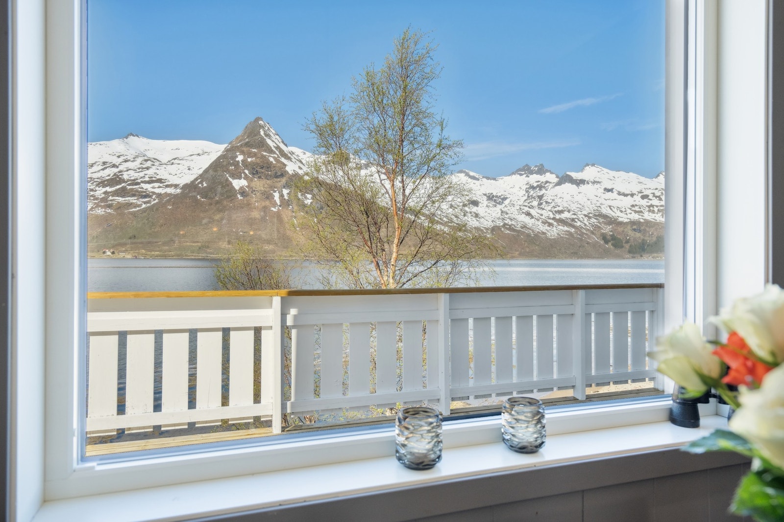 Langstrakt og vid utsikt fra stuen Galleribilde