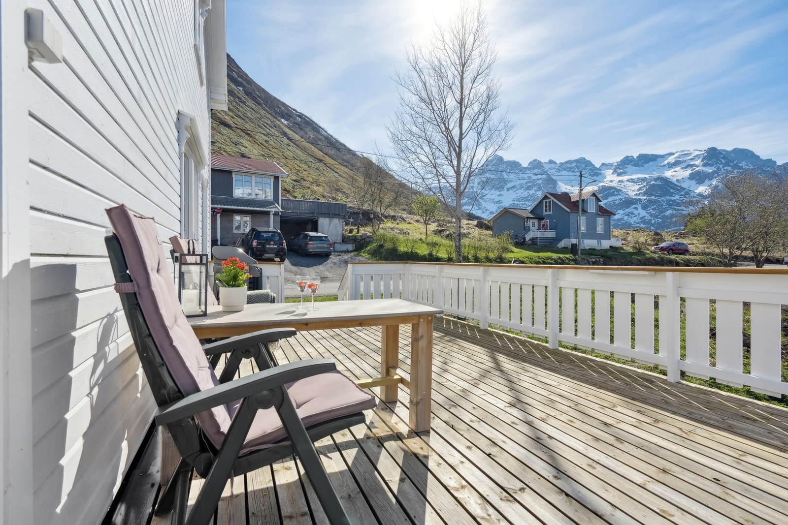 Her kan du skue opp i fjellene Galleribilde