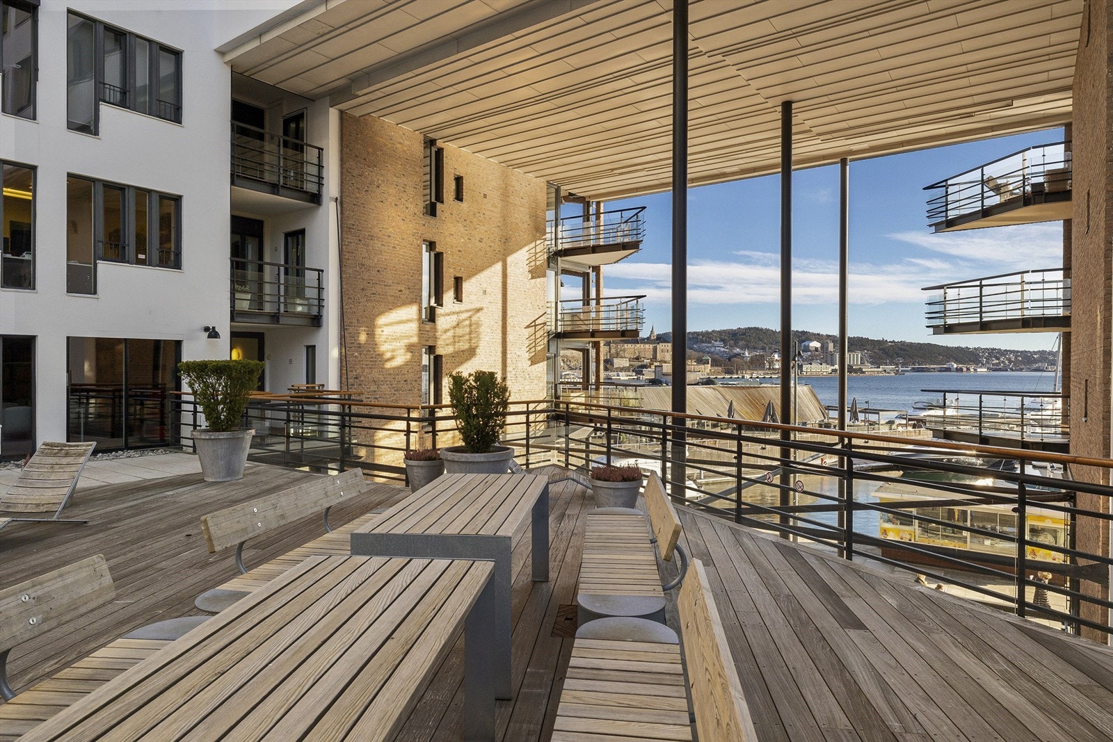 Felles terrasse i 3. etg. Galleribilde