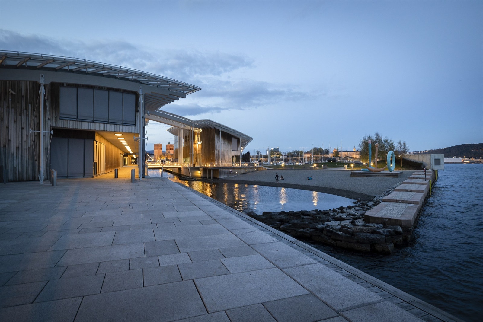 Stranden på Tjuvholmen. Galleribilde