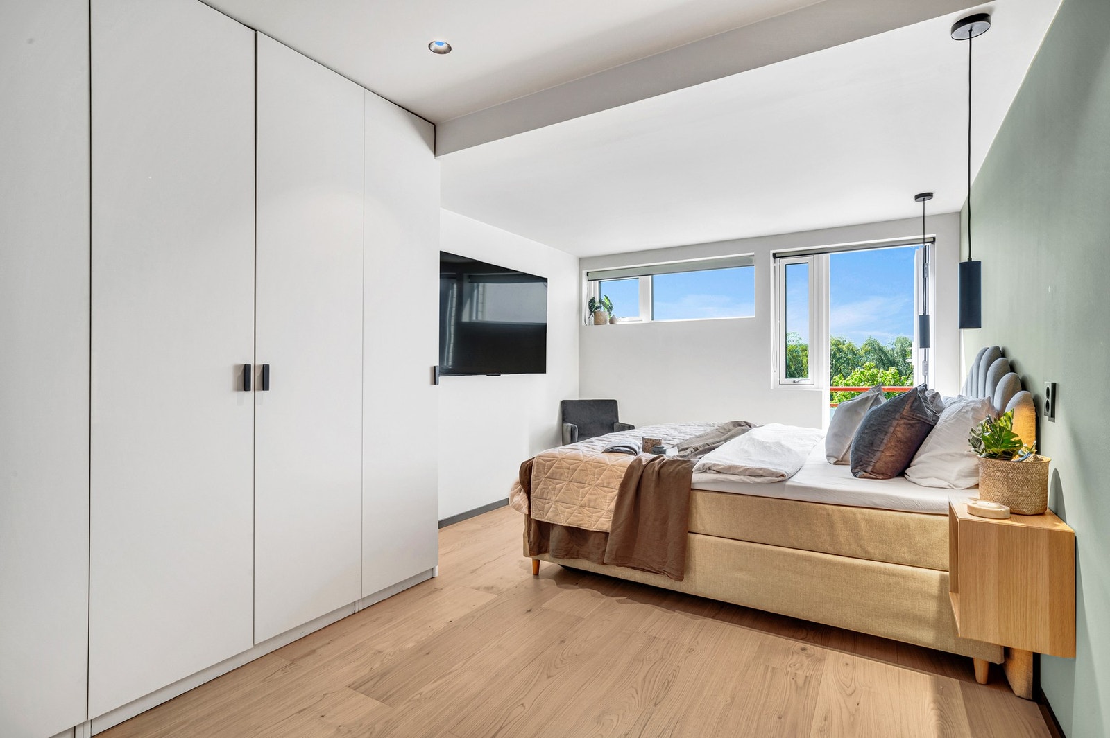 Hovedsoverommet er på 16m² med utgang til egen terrasse . Galleribilde