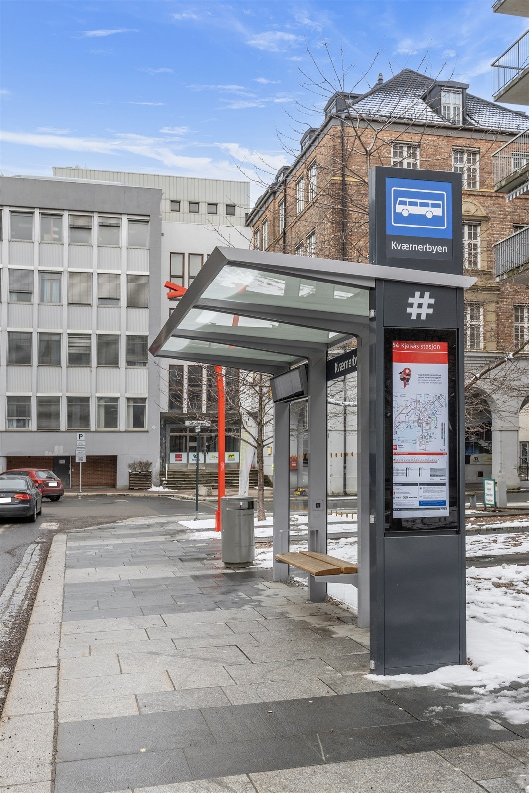 Det er gode kollektivmuligheter med busslinje 54 fra Kværnerbyen og linjene 34, 70 og 74 fra Kværner Galleribilde