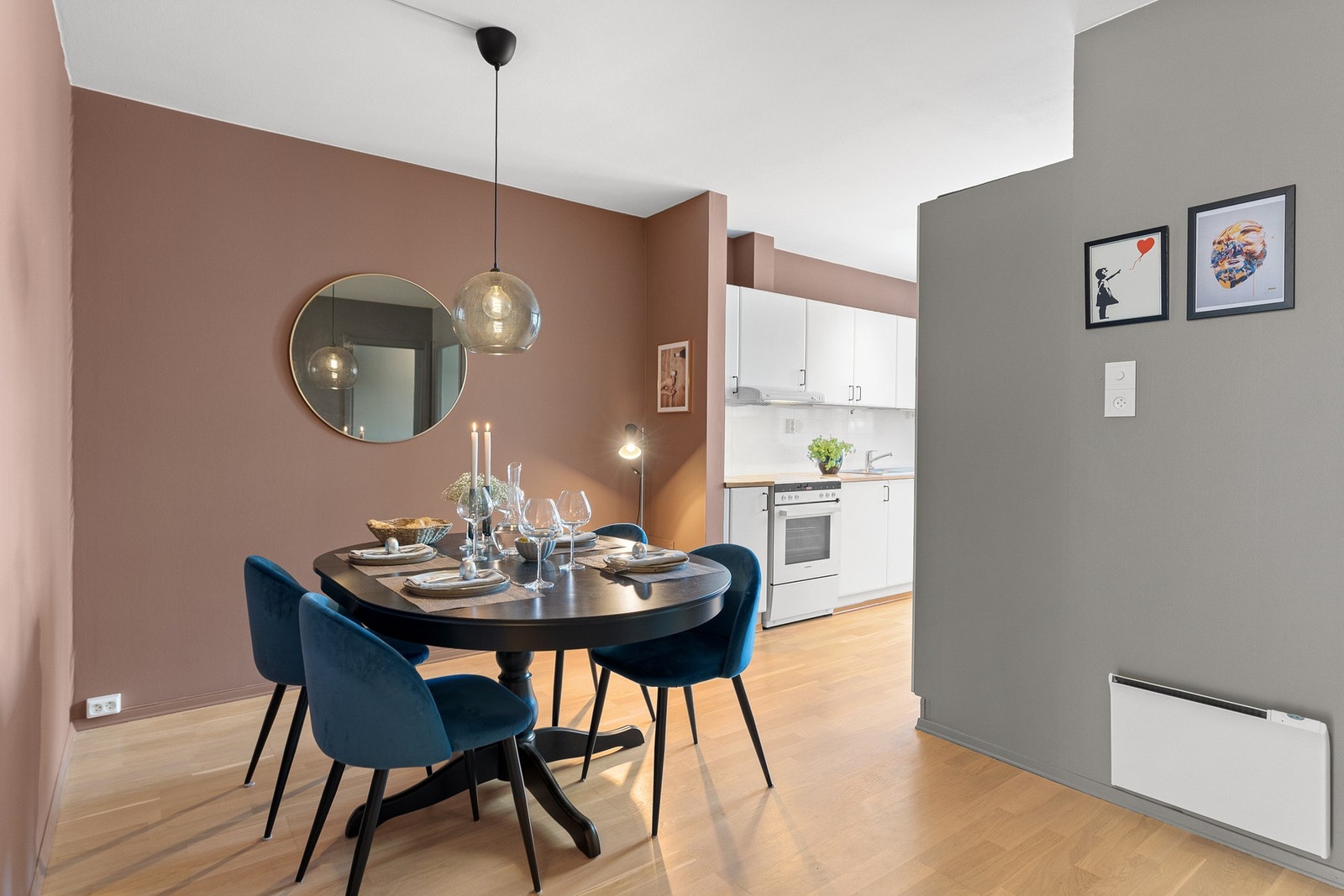 Her er god plass for oppdekning rundt langbordet Galleribilde