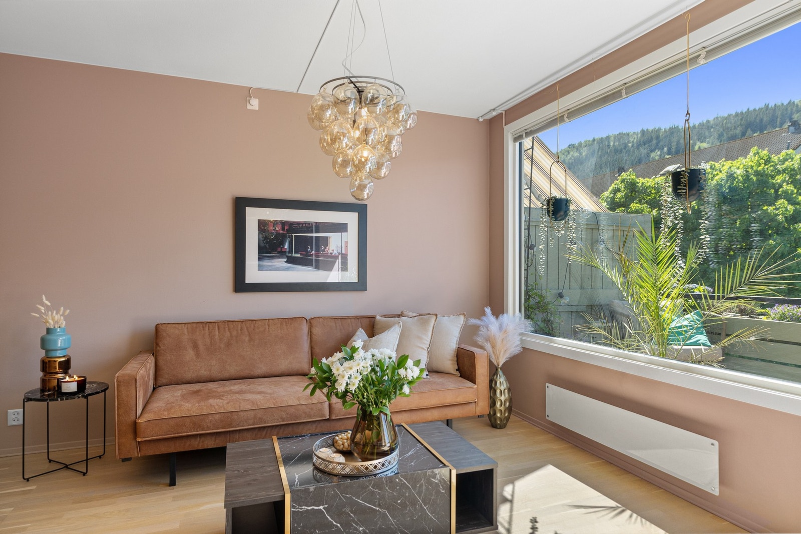 Parkettgulv, slipt og lakket på ny i 2022 Galleribilde