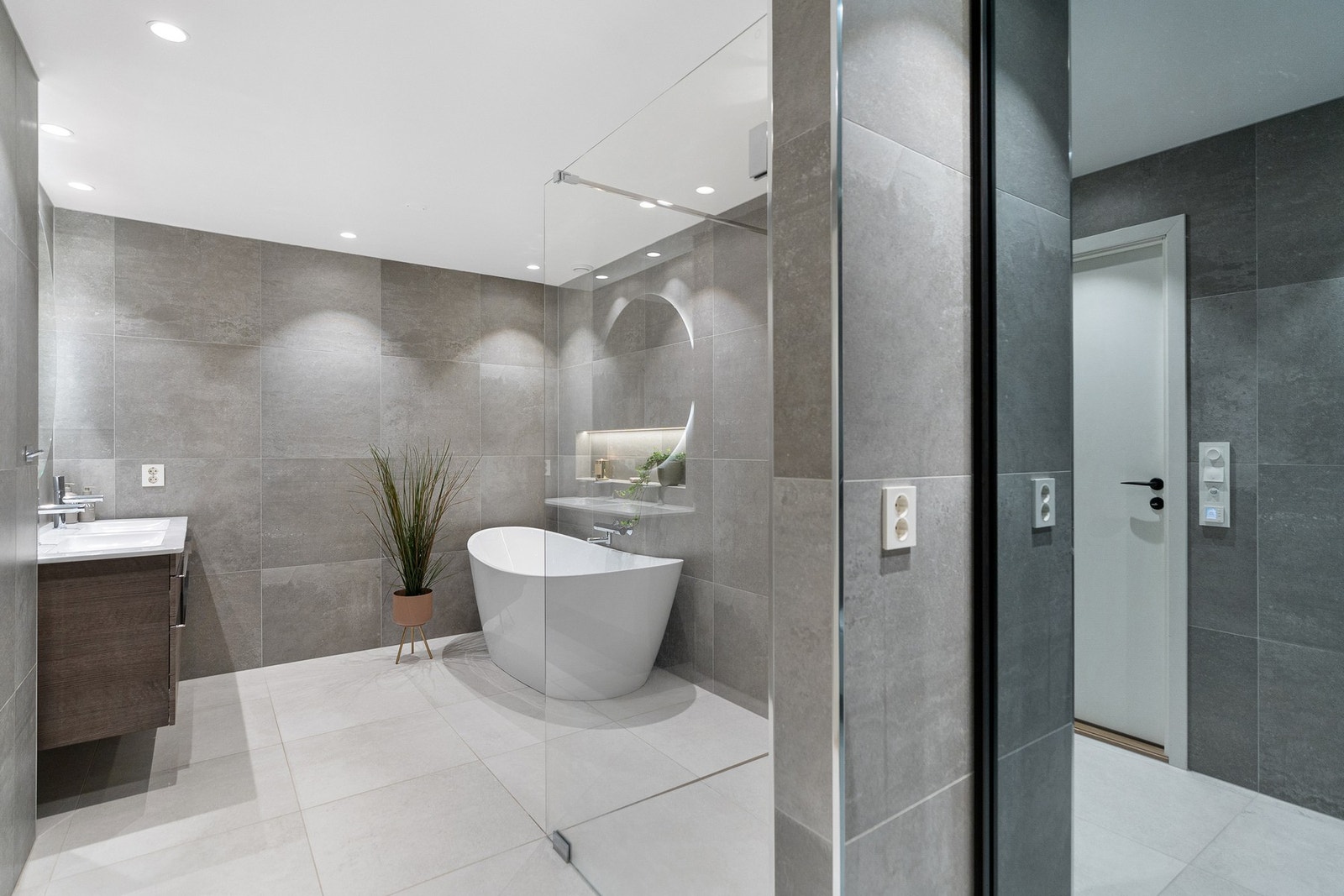 Meget flott bad, renovert av firma i 2020. Må oppleves! Galleribilde