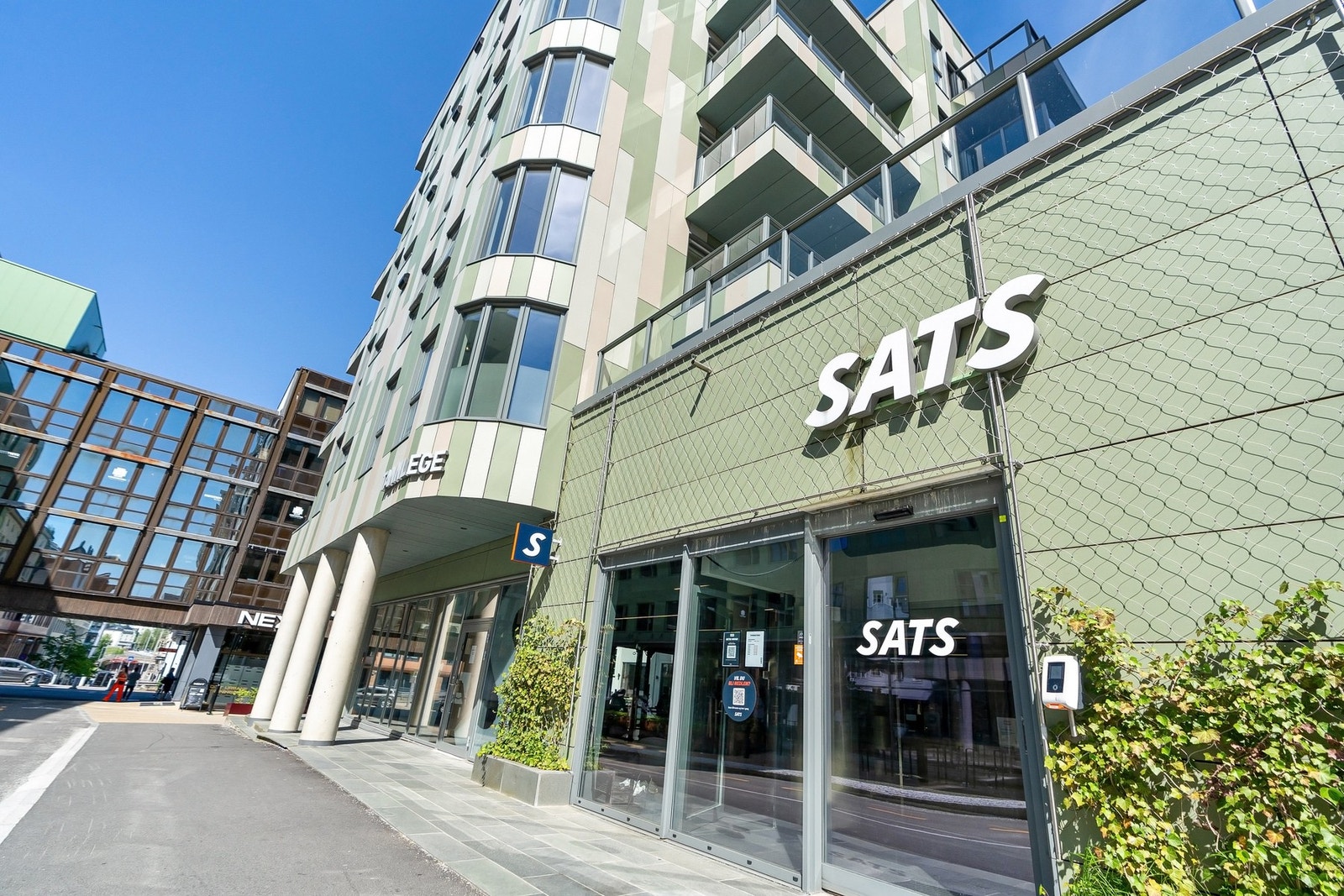 2 min gange til Solheimsviken med dagligvare, flere treningssentre og restauranter Galleribilde