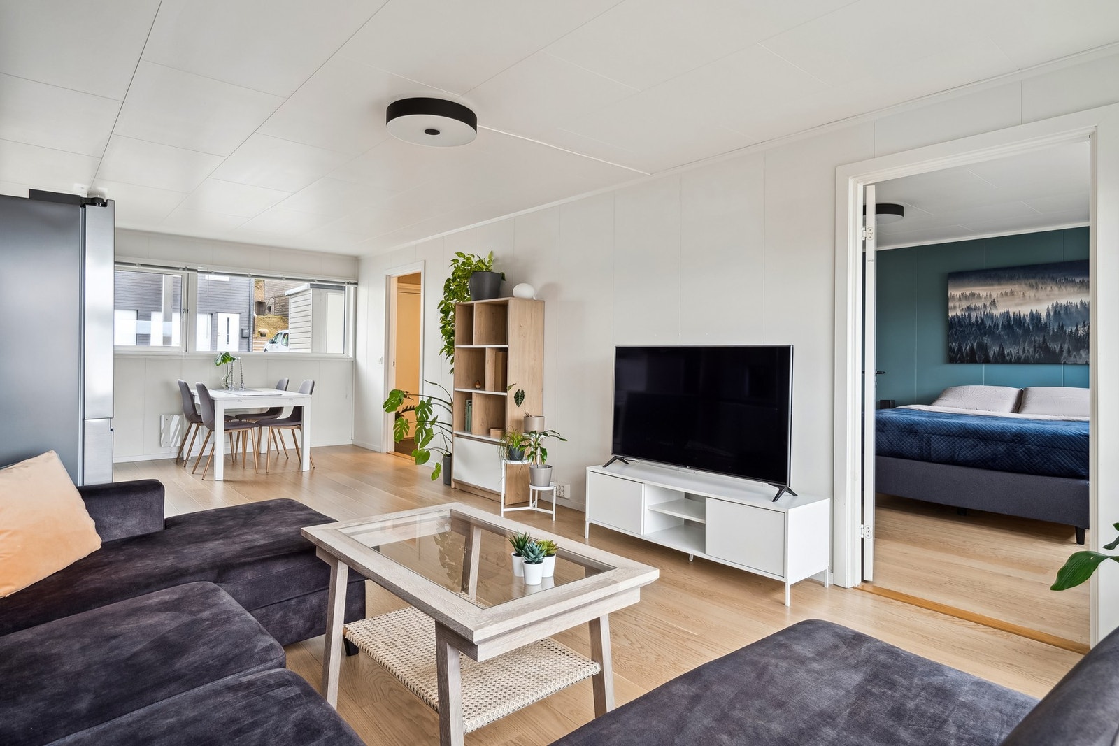 Stuen har god plass til ønsket møblering. Galleribilde