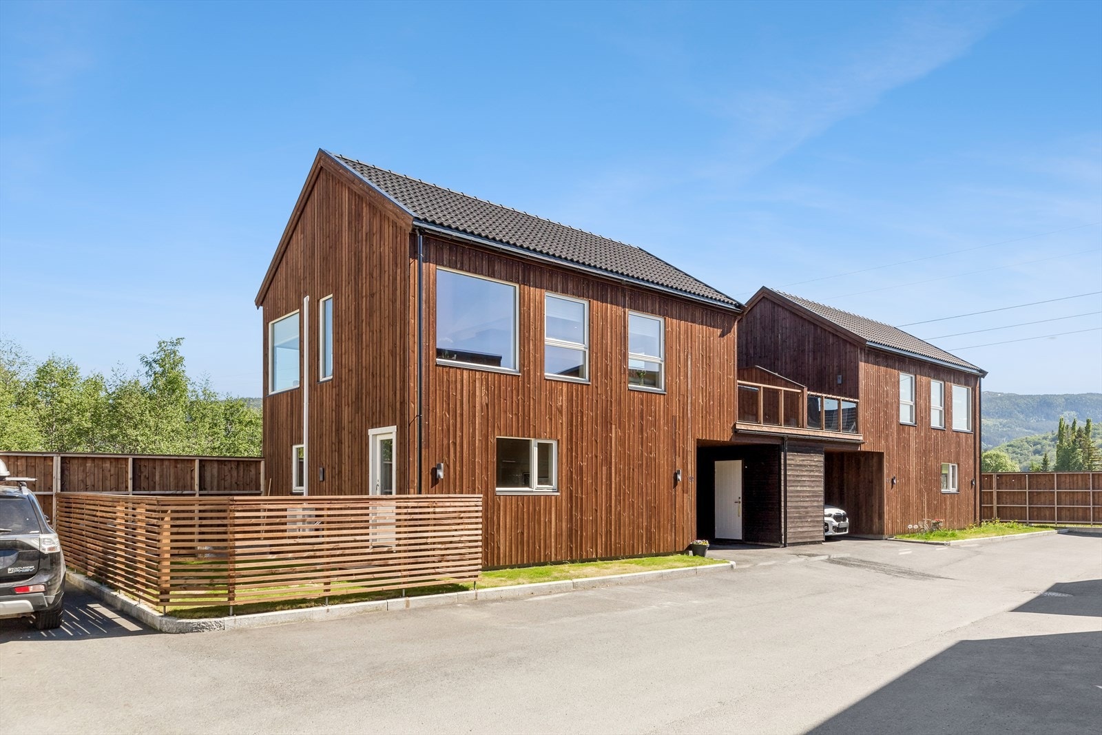 Aktiv Eiendomsmegling v/ Marius Kvalivk har gleden av å presentere Brubakkhaugen 8 A - en velholdt, arealeffektiv og stilfull enebolig fra 2018. Galleribilde