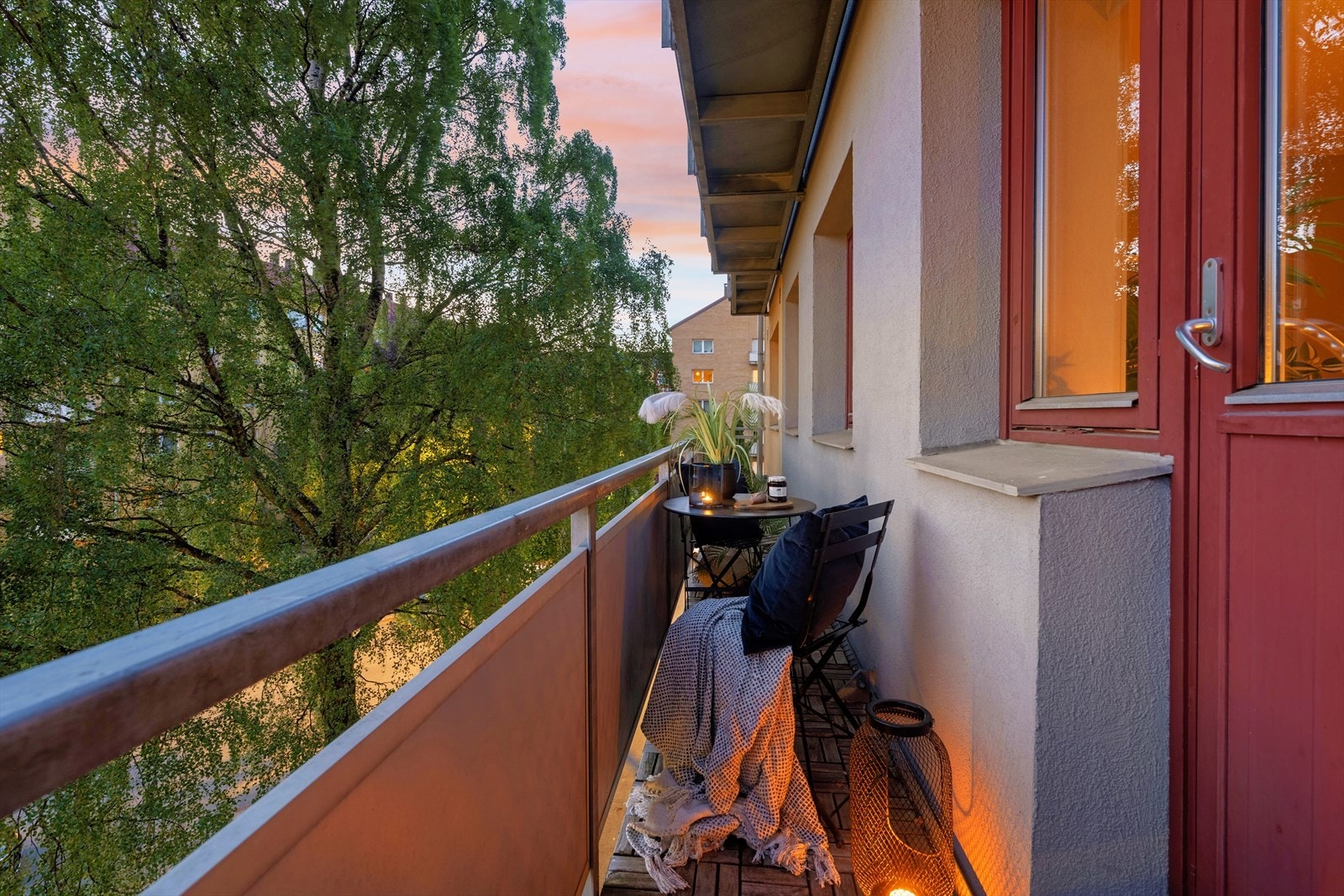 Her kan man nyte ettermiddags- og kveldssol. Galleribilde