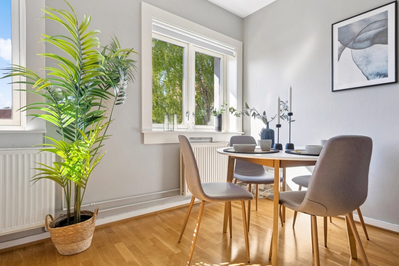 Plass til å invitere venner og familie på hyggelige sammenkomster. Galleribilde