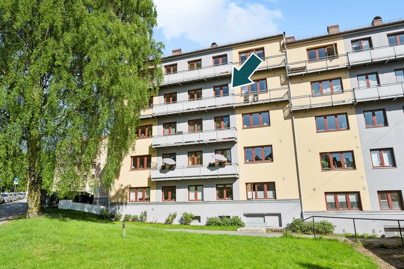 Sentral og populær beliggenhet på Torshov med kort avstand til de fleste bymessige fasiliteter. Søndagsåpen Bunnpris rett utenfor boligen. Galleribilde