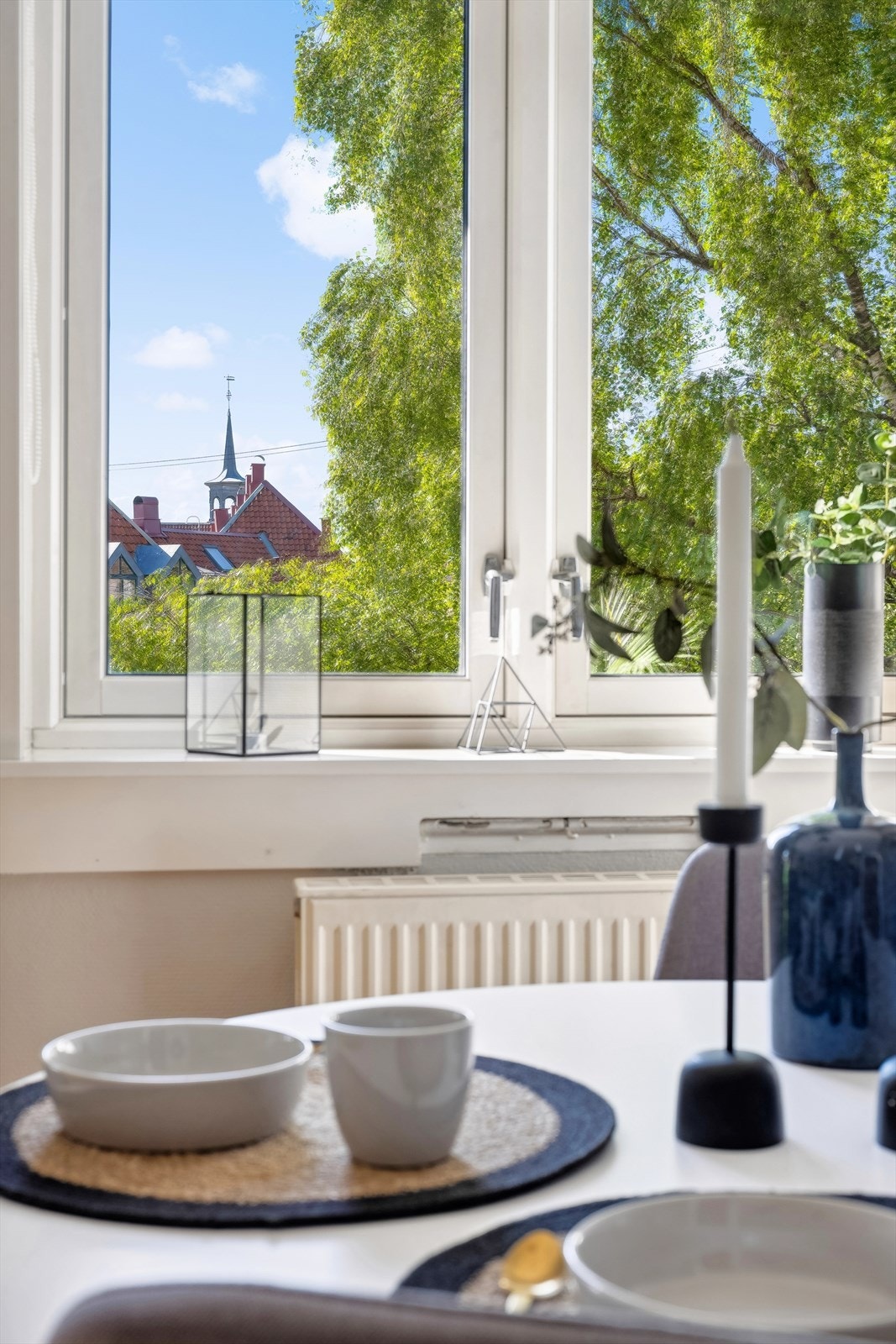 Her får du kvaliteter som praktisk planløsning, med romslige rom og generøse vindusflater. Galleribilde