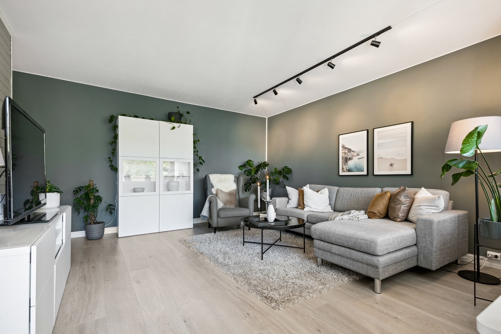 Stuen innbyr til hygge fra tidlig morgen til sent på kveld. Galleribilde