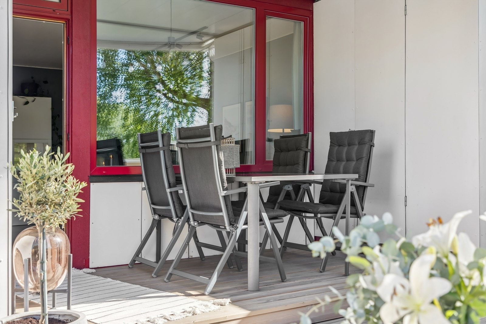 Terrassen innbyr til både stille stunder og lange, sosiale kvelder i godt lag. Galleribilde