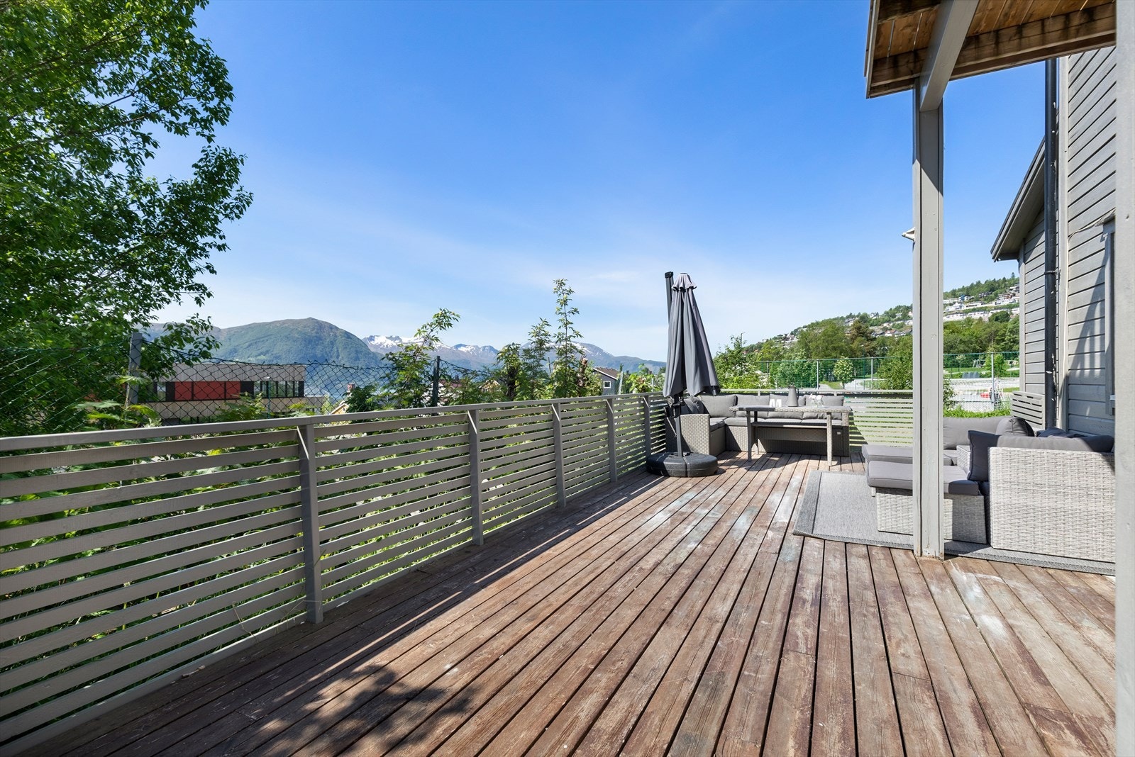 Her er det kort avstand til sentrum og dagligvarebutikk Galleribilde