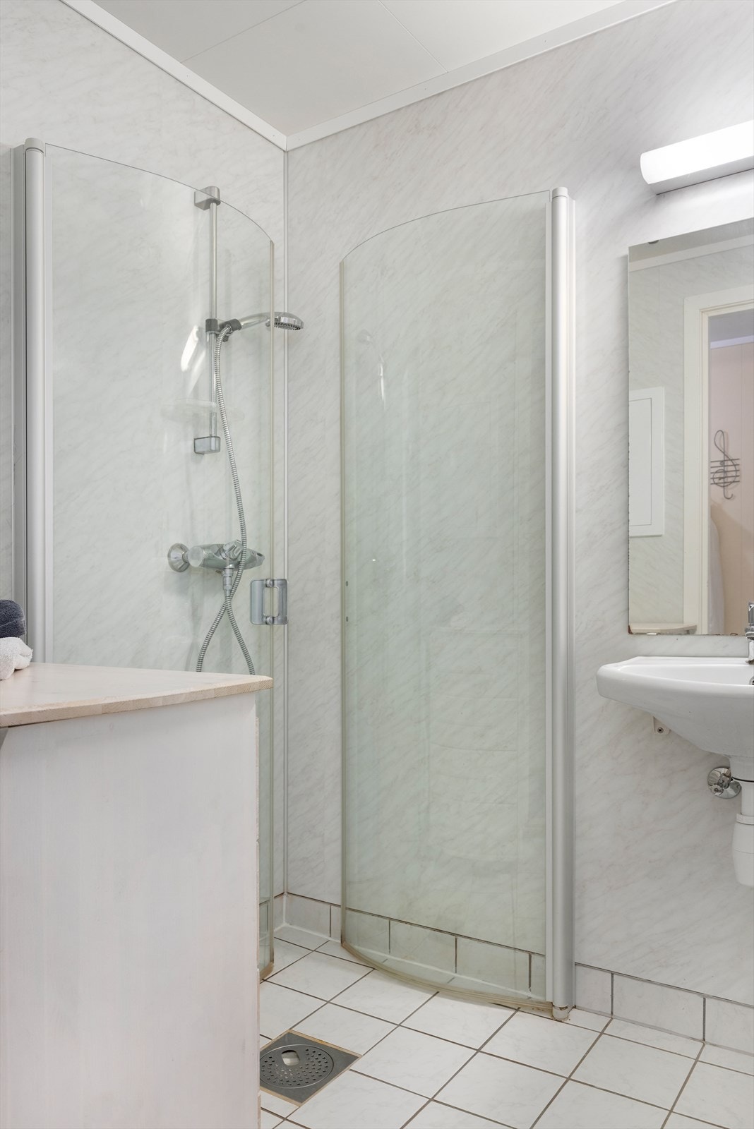 Varmekabler på baderom Galleribilde