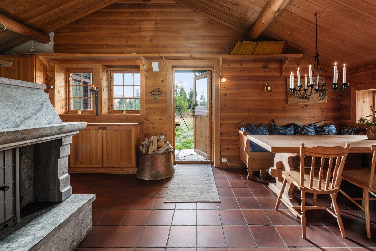 Spisestue/kjøkken Galleribilde