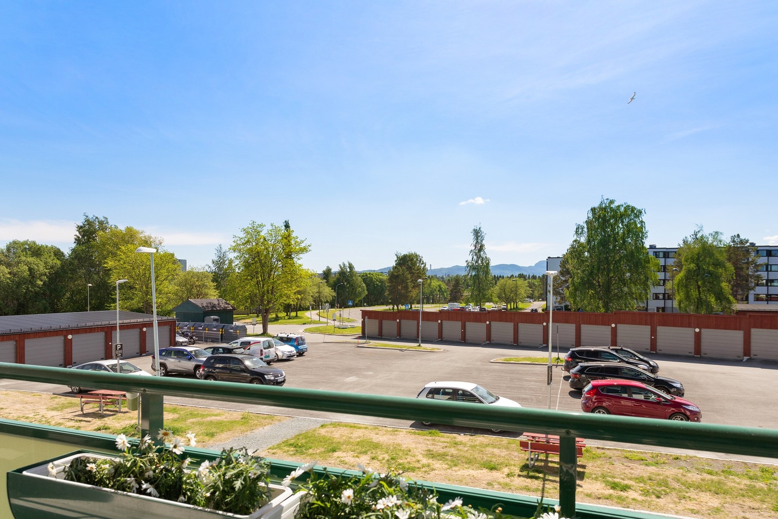 Rolig og familievennlig boligområde med nærhet til skoler og barnehage. Galleribilde