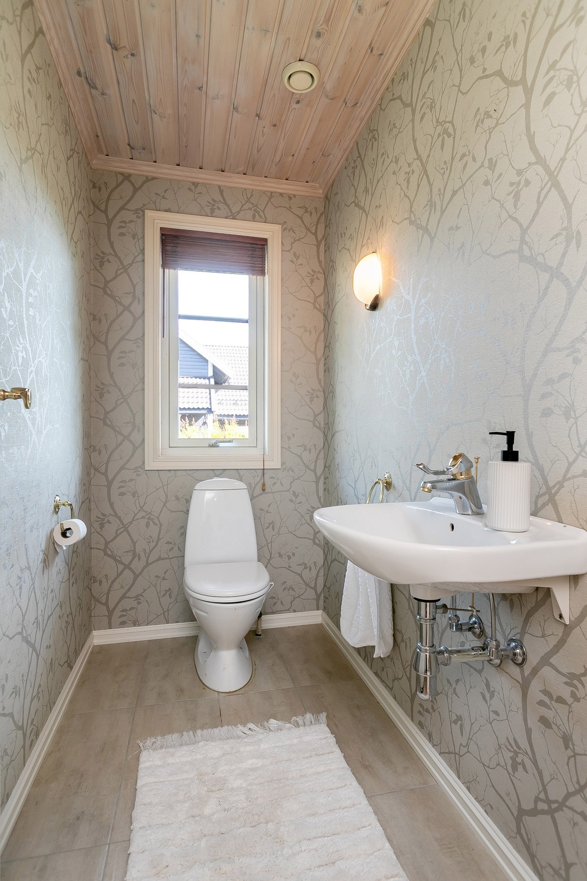 Gjestetoalett ved hall er praktisk Galleribilde