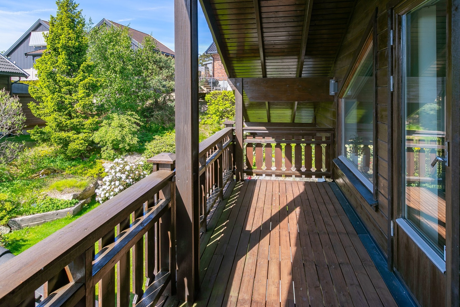 Balkong med utgang fra loftsstuen Galleribilde