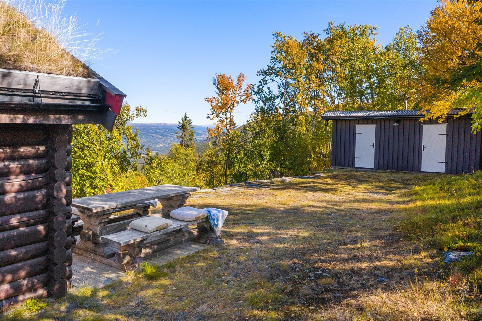 Fin uteplass og anneks Galleribilde