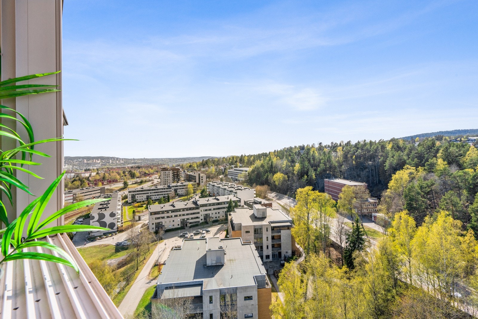 Glad i gode sol- og lysforhold og ikke minst enestående utsikt? Da er dette et perfekt objekt for deg. Galleribilde