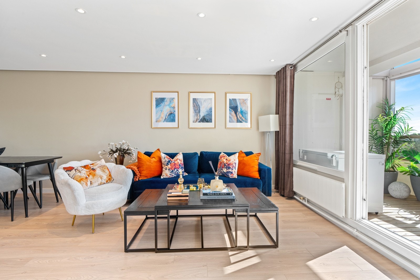 Søker du en innflytningsklar og flott leilighet? Ta kontakt for avtale om visning eller ved spørsmål. Lokalmegler Daniel Bigom tlf. 45 66 79 79 Galleribilde