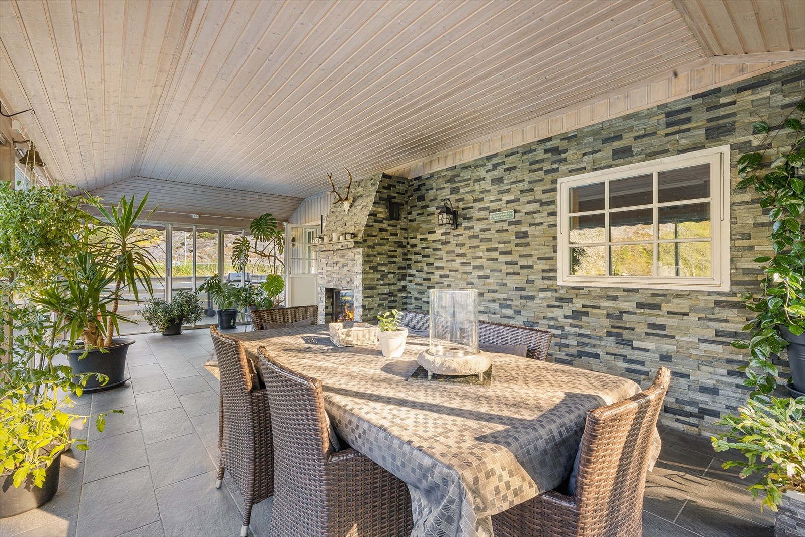 Utestuen vil fort bli favorittrommet i boligen. Galleribilde