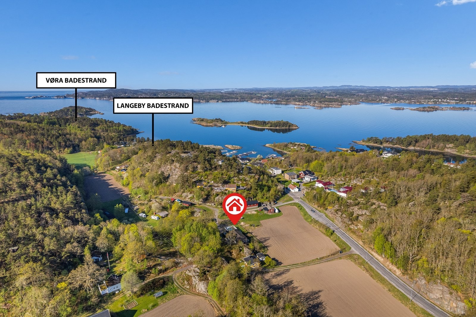 Få minutters gange til badeplassen på Langeby. Galleribilde