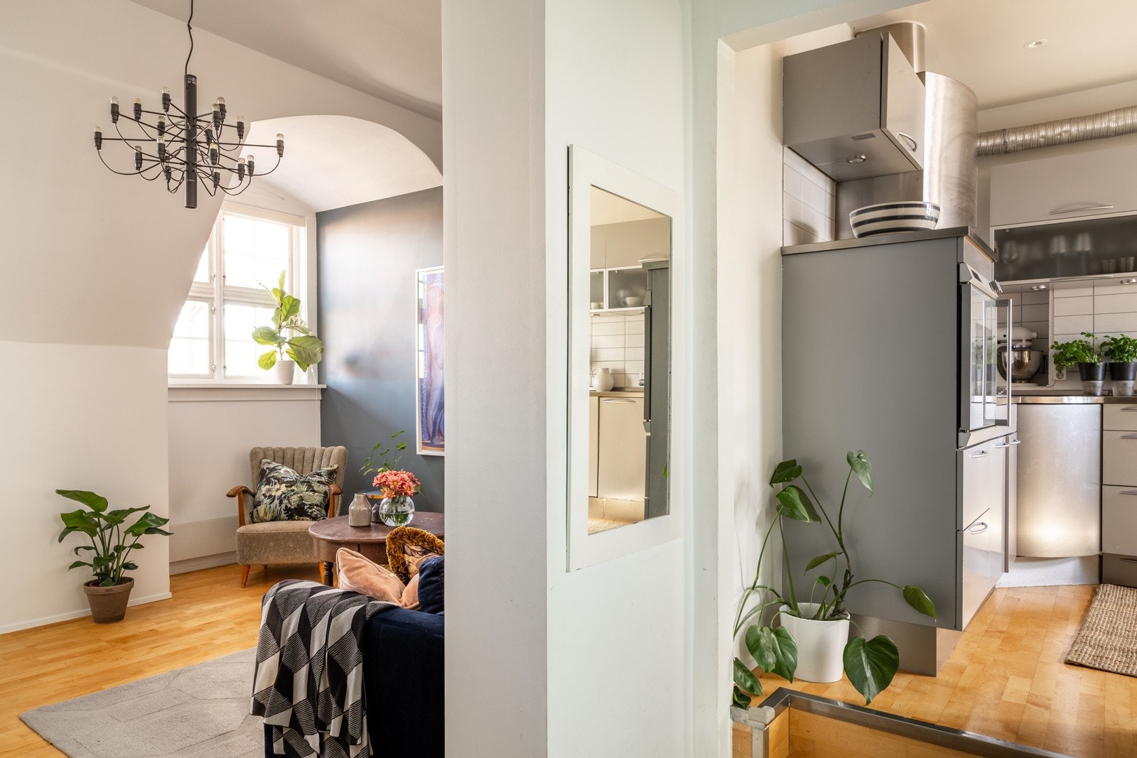 Det ble installert nytt el-skap og nye led downlights på kjøkken, bad og gang i 2021. Galleribilde