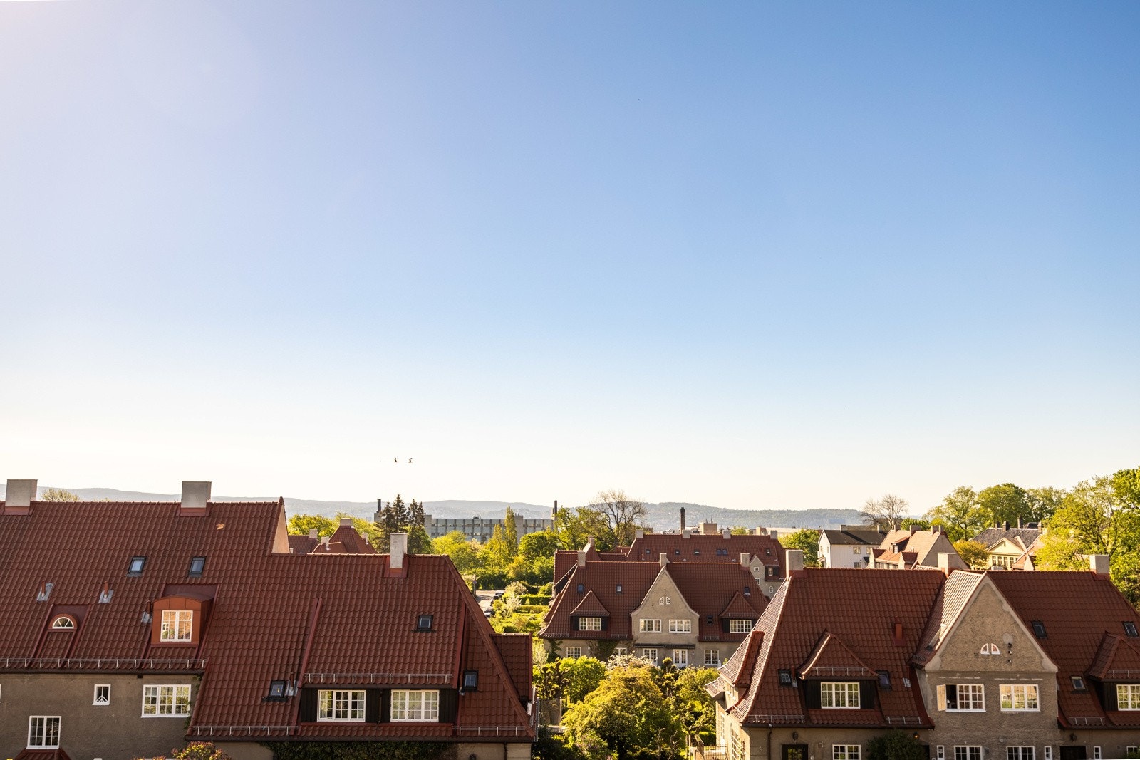 Soverommet på loftet har fin utsikt gjennom takvindu / Rommene på loftet har fin utsikt gjennom takvinduer. Galleribilde