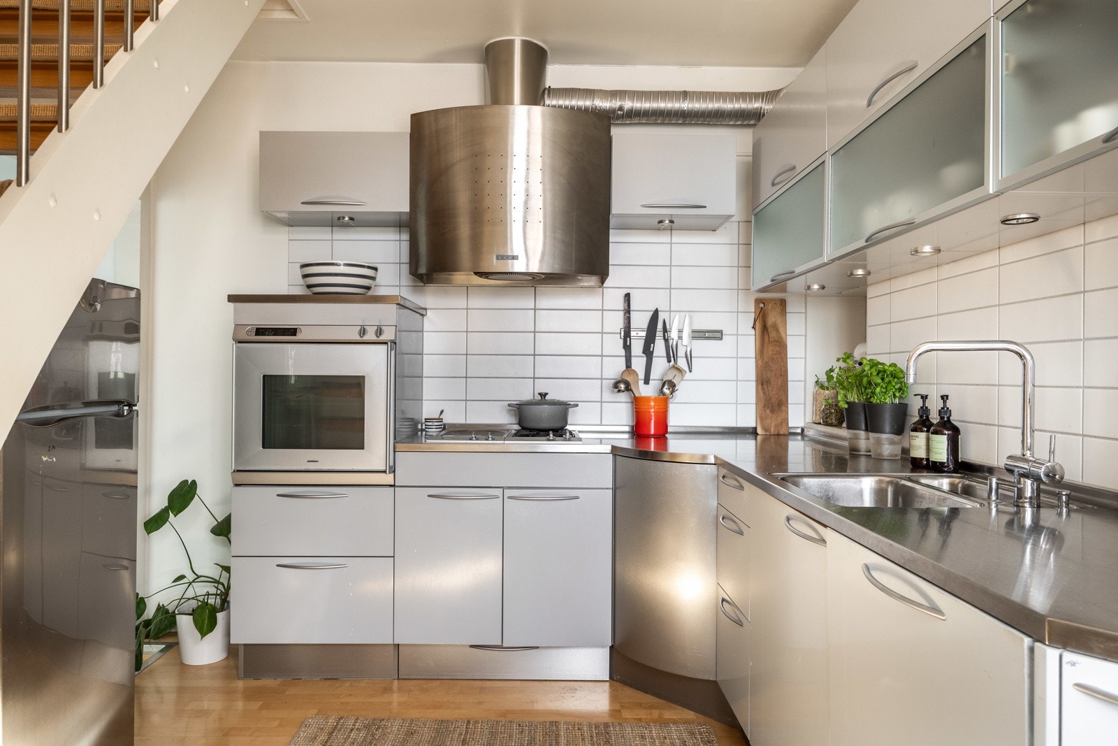 borstett fra kjøleskap er alle hvitevarer integrerte. Oppvaskmasin er ny fra 2023. Galleribilde