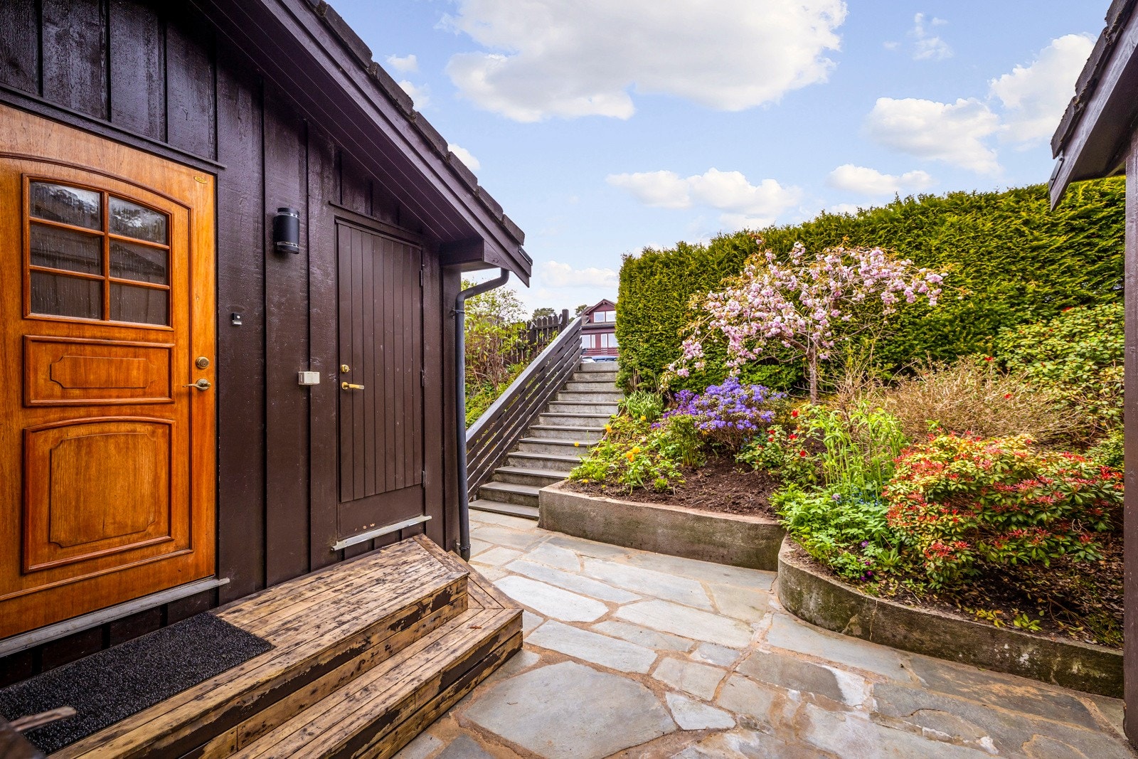 Inngangsparti. Galleribilde