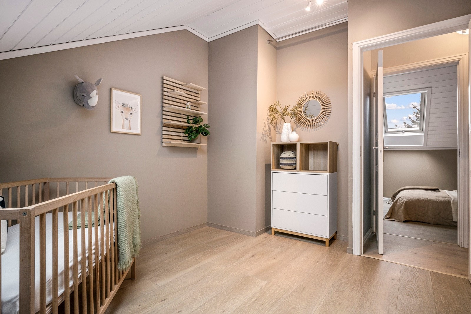 Alle soverommene er malt i behagelige farger. Galleribilde