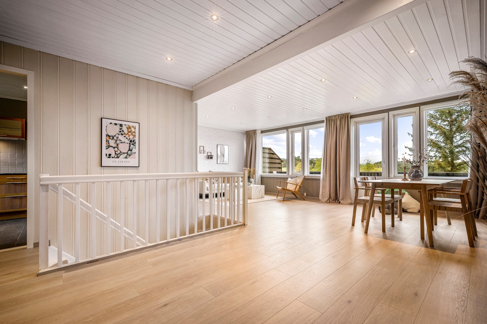 Brinken 30 tilbyr en perfekt kombinasjon av et fredelig bomiljø med nærhet til alle nødvendige fasiliteter og gode fritidstilbud. Galleribilde