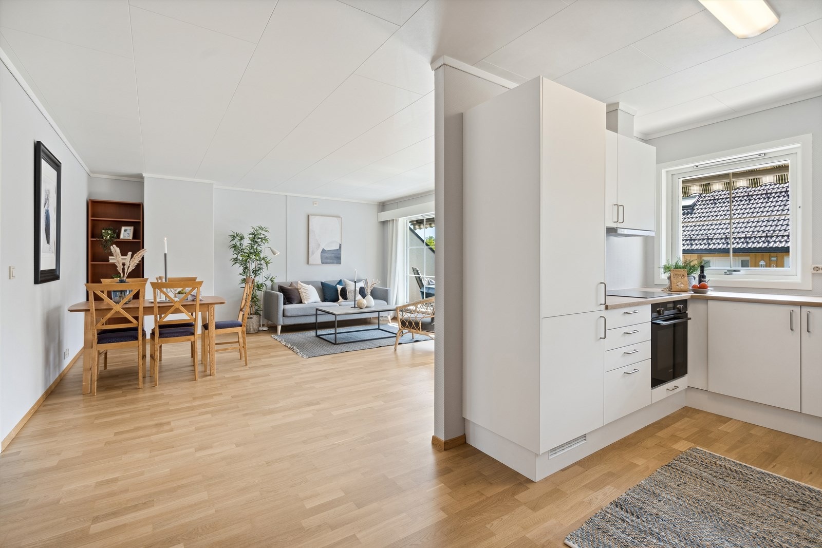 Velkommen til Eikeveien 57 C og Glitre sameie! Presentert av Julie Kihle Kristiansen v/DNB Eiendom Galleribilde