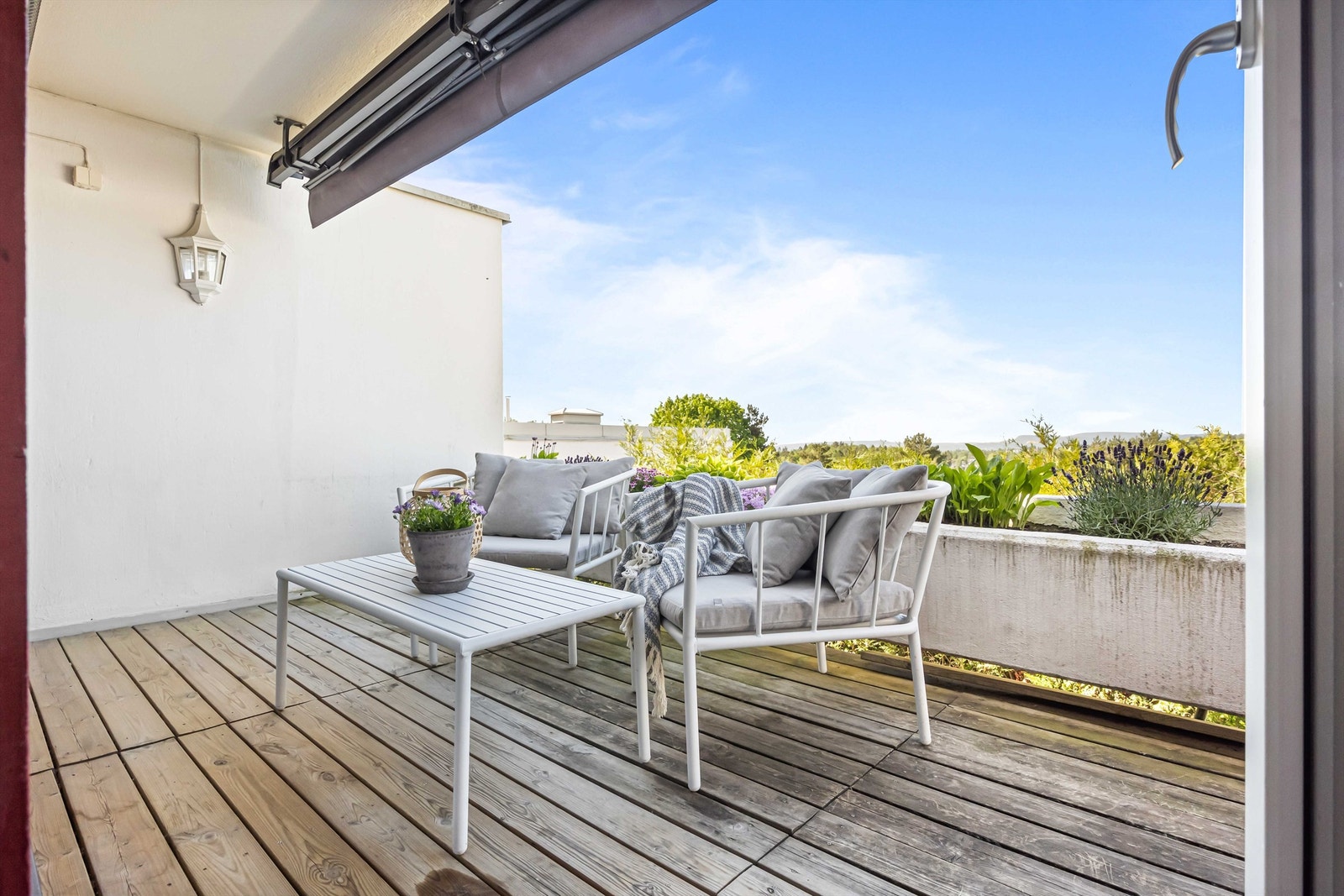 Flott vest-sydvestlig terrasse på 11 kvm Galleribilde
