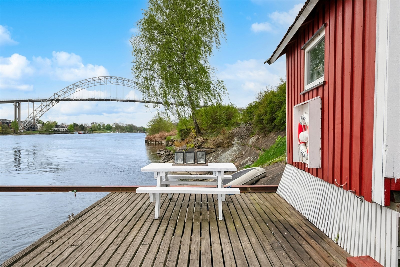 Sjøbod og brygge Galleribilde